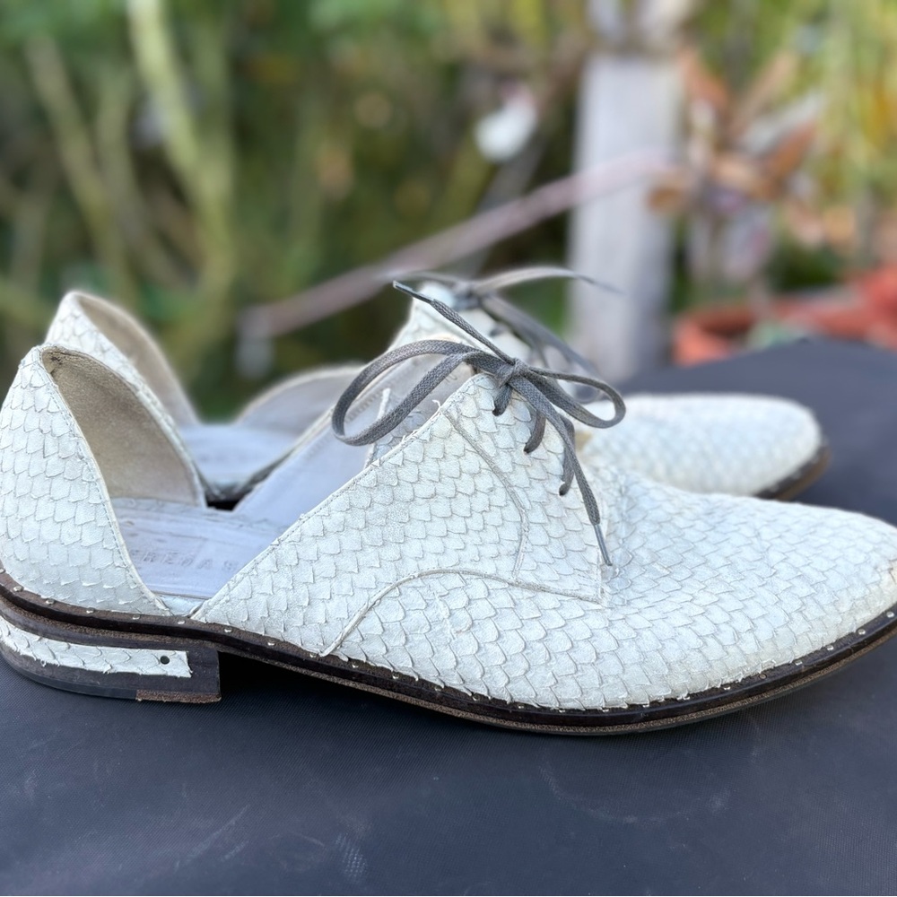 Freda Salvador Leather Cutout Accent D'Orsay Flats, Size 10
